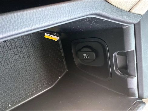 Used 2025 Honda Accord SE image 16