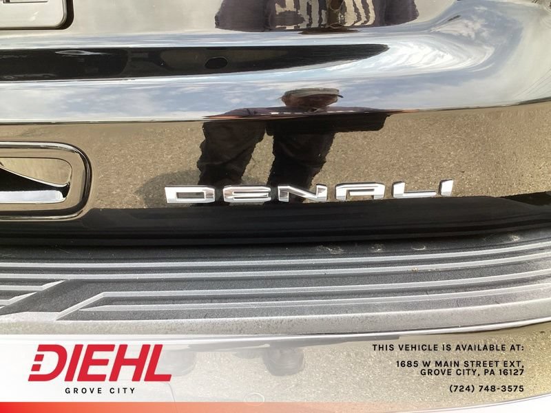 Certified 2022 GMC Yukon Denali w/ Denali Premium Package AWD/4WD image 14