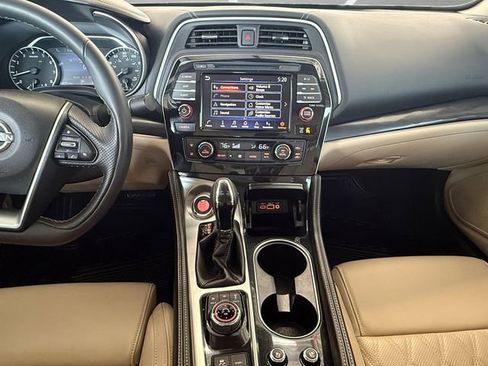 Used 2023 Nissan Maxima Platinum w/ Sport Mat Group FWD image 3