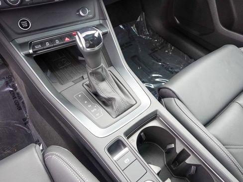 Used 2025 Audi Q3 2.0T Premium image 23