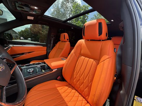 Used 2025 Cadillac Escalade Sport w/ Touring Package AWD/4WD image 7