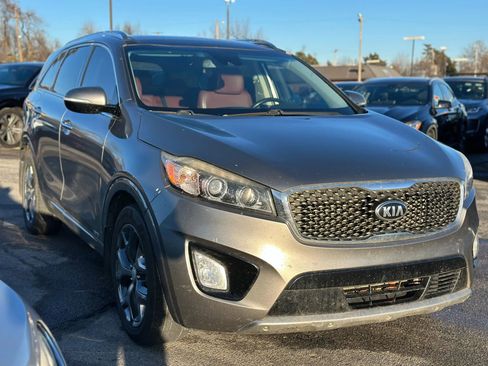 Used 2017 Kia Sorento SX image 4