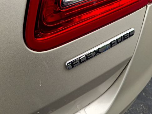 Used 2017 Ford Taurus SE FWD image 23