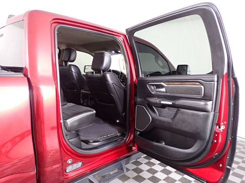 Used 2019 RAM 1500 Laramie AWD/4WD image 33