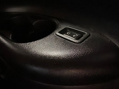 Used 2019 Nissan Armada SL w/ Premium Package image 16