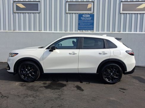 Used 2025 Honda HR-V Sport image 2
