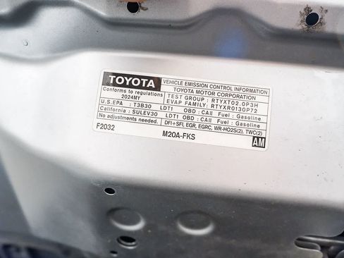 Certified 2024 Toyota Corolla Cross LE image 30