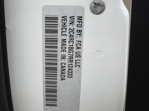 Used 2024 Chrysler Pacifica Touring-L FWD image 25