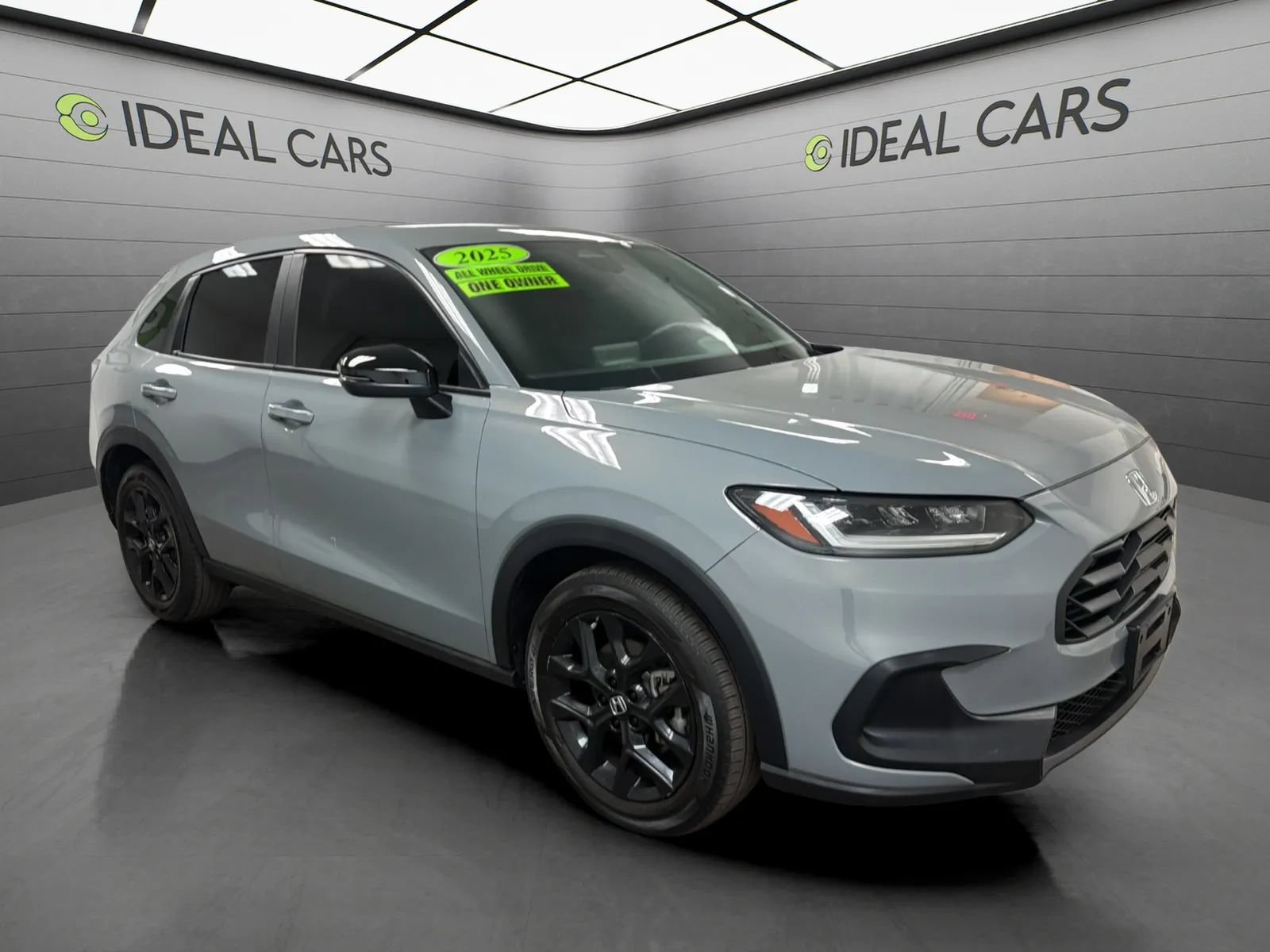 Used 2025 Honda HR-V Sport image 3