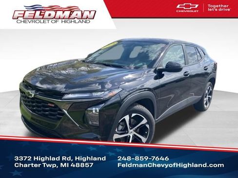 Used 2024 Chevrolet Trax RS w/ Sunroof Package FWD image 1