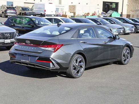 New 2026 Hyundai Elantra Limited FWD image 5