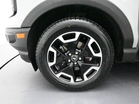 Used 2022 Ford Bronco Sport Outer Banks w/ Tech Package AWD/4WD image 8