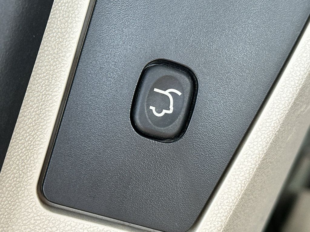 Used 2019 Dodge Grand Caravan SXT FWD image 14