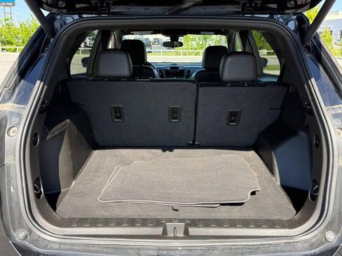Used 2022 Chevrolet Equinox RS w/ RS Leather Package FWD image 4