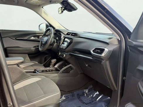 Used 2022 Chevrolet TrailBlazer LT w/ Convenience Package FWD image 14
