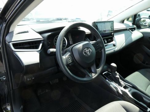 Used 2022 Toyota Corolla LE image 19
