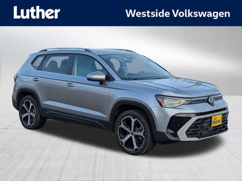 New 2026 Volkswagen Taos SEL image 1