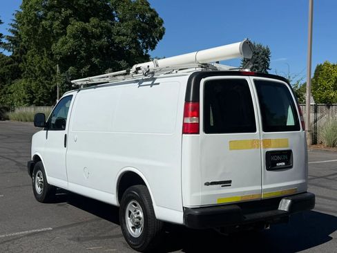 Used 2012 Chevrolet Express 2500 w/ Cold Climate Package RWD image 4