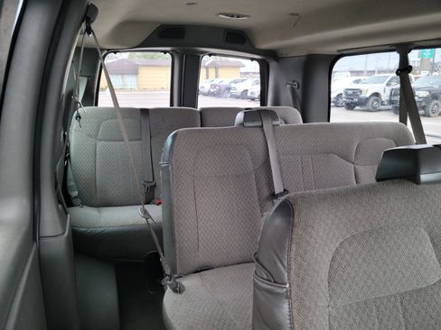 Used 2016 GMC Savana 2500 LS image 12