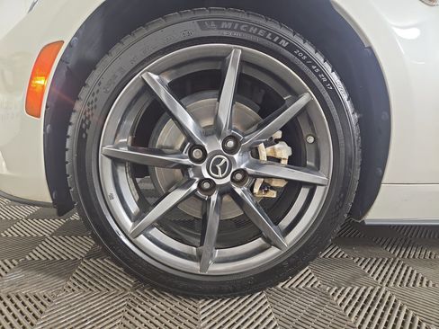 Used 2019 MAZDA MX-5 Miata RF Grand Touring RWD image 33