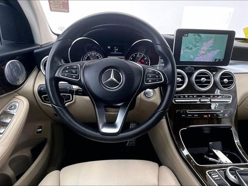 Used 2018 Mercedes-Benz GLC 300 4MATIC image 4