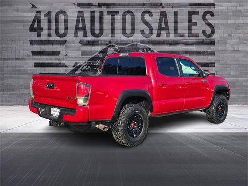 Used 2017 Toyota Tacoma TRD Pro AWD/4WD image 3