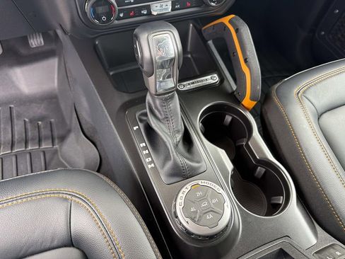 Used 2023 Ford Bronco Badlands image 29