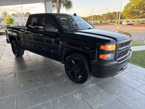 Used 2015 Chevrolet Silverado 1500 W/T RWD image 2