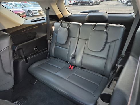 Used 2025 Ford Explorer Active w/ Active Comfort Package image 15