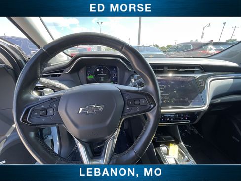 Certified 2023 Chevrolet Bolt EUV Premier w/ Sun & Sound Package FWD image 11
