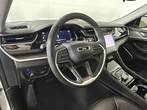 Used 2023 Jeep Grand Cherokee 4WD 4xe image 14