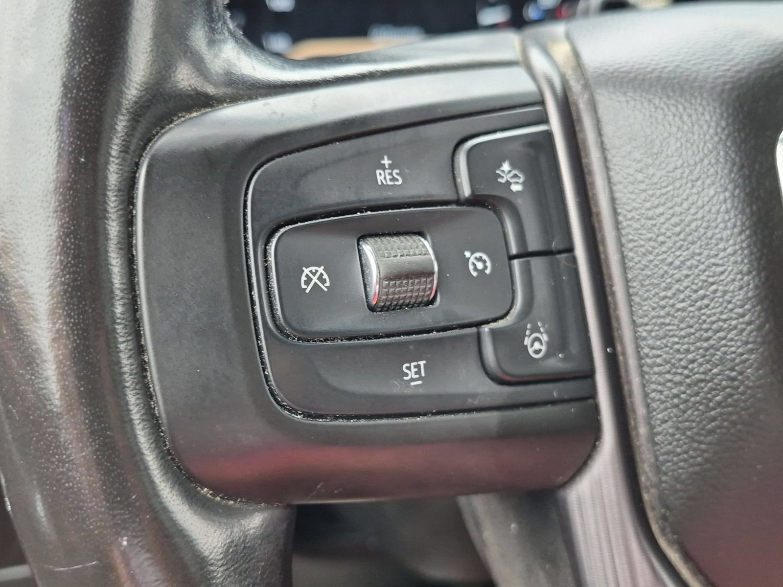 Used 2023 GMC Yukon Denali Ultimate AWD/4WD image 13