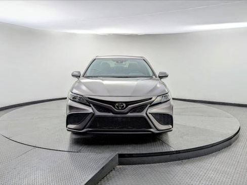 Used 2024 Toyota Camry SE w/ Convenience Package image 10