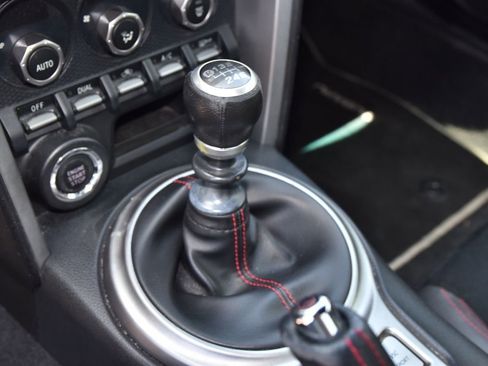 Used 2014 Subaru BRZ Limited RWD image 9