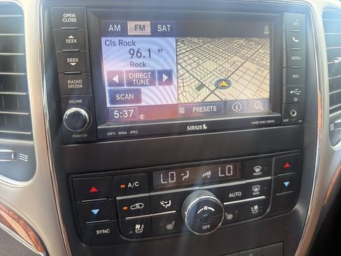 Used 2013 Jeep Grand Cherokee Overland AWD/4WD image 28
