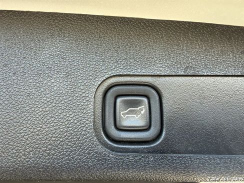 Used 2009 GMC Yukon Denali AWD/4WD image 24