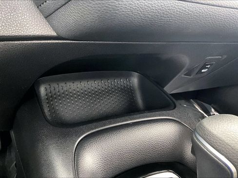 Used 2025 Toyota Corolla SE FWD image 32