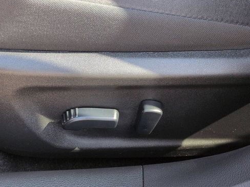 Used 2025 Nissan Altima 2.5 SV FWD image 14