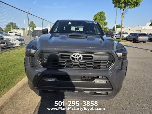 Used 2025 Toyota Tacoma TRD Sport AWD/4WD image 2