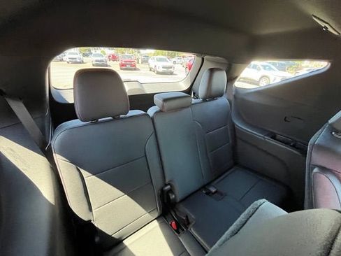Used 2026 Chevrolet Traverse Z71 AWD/4WD image 12