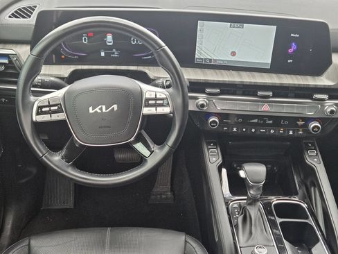 Certified 2024 Kia Telluride EX w/ EX Captain's Chair Package FWD image 10