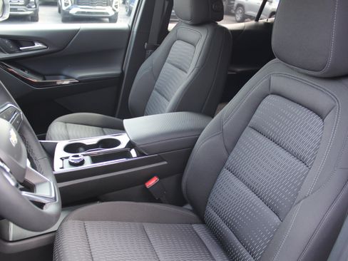 New 2027 Chevrolet Equinox LT FWD image 9