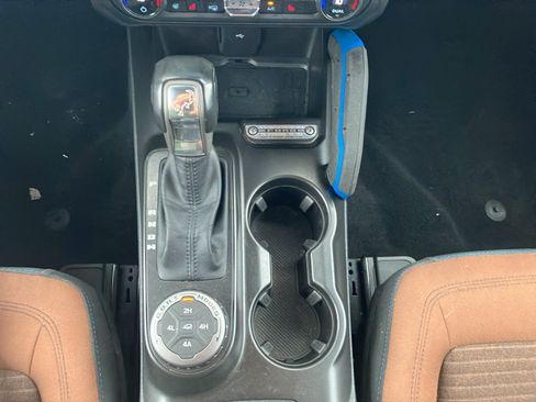 Used 2023 Ford Bronco Outer Banks w/ Sasquatch Package AWD/4WD image 21