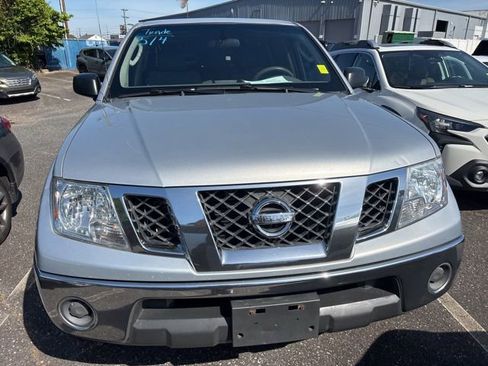 Used 2009 Nissan Frontier SE w/ SE Value Truck Pkg RWD image 2