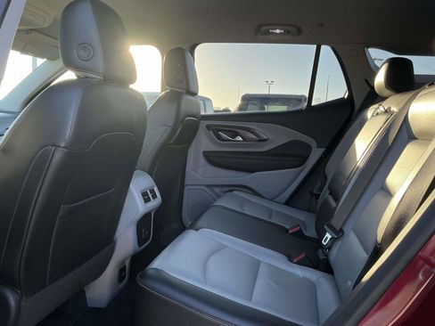 Used 2021 GMC Terrain SLT image 25