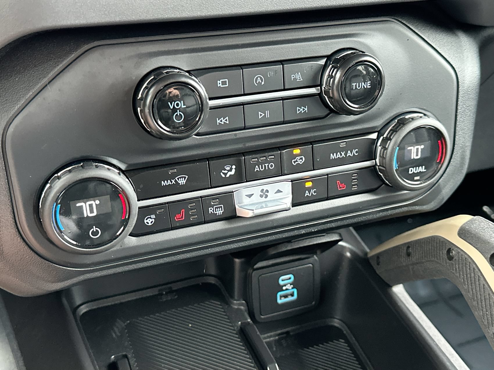 Used 2025 Ford Bronco Badlands AWD/4WD image 19