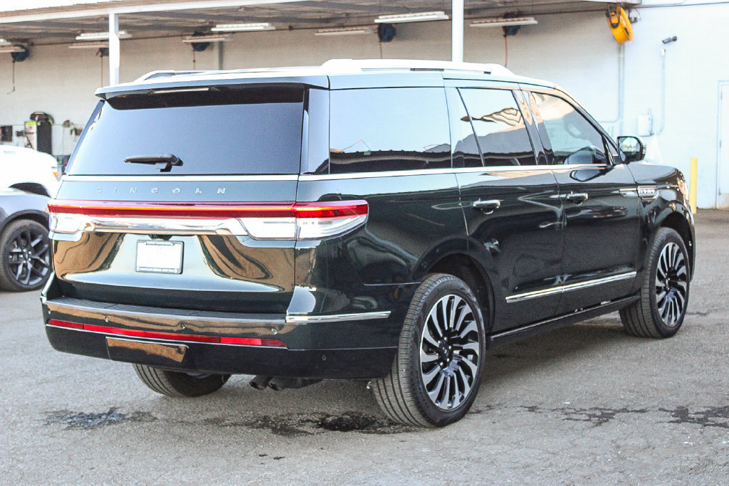 Used 2024 Lincoln Navigator Black Label AWD/4WD image 9