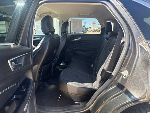 Used 2016 Ford Edge Titanium w/ Technology Package AWD/4WD image 4