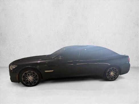 Used 2015 BMW 740Li image 8