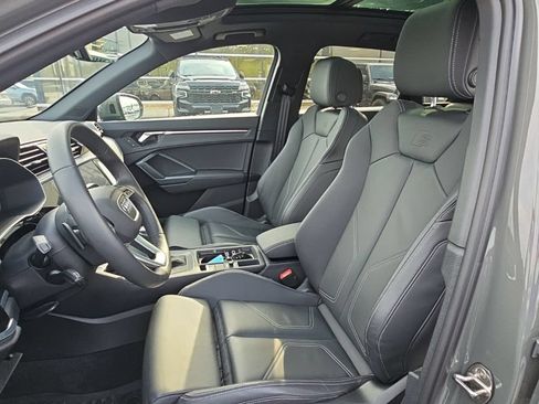 Certified 2025 Audi Q3 2.0T Premium w/ Convenience Package AWD/4WD image 3